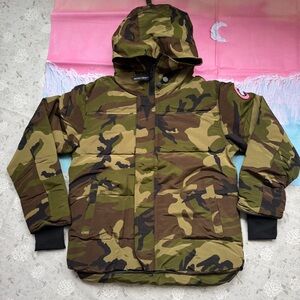 Canada Goose Macmillan Camouflage Hooded Down Jacket - Green